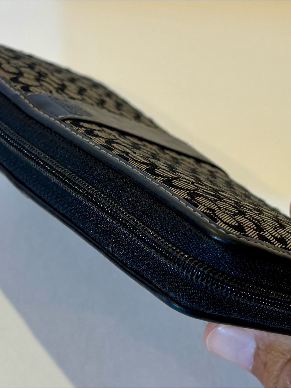 Coach Leather ware Black and Gray Signature Zip Around Wallet - Picture 4 of 8